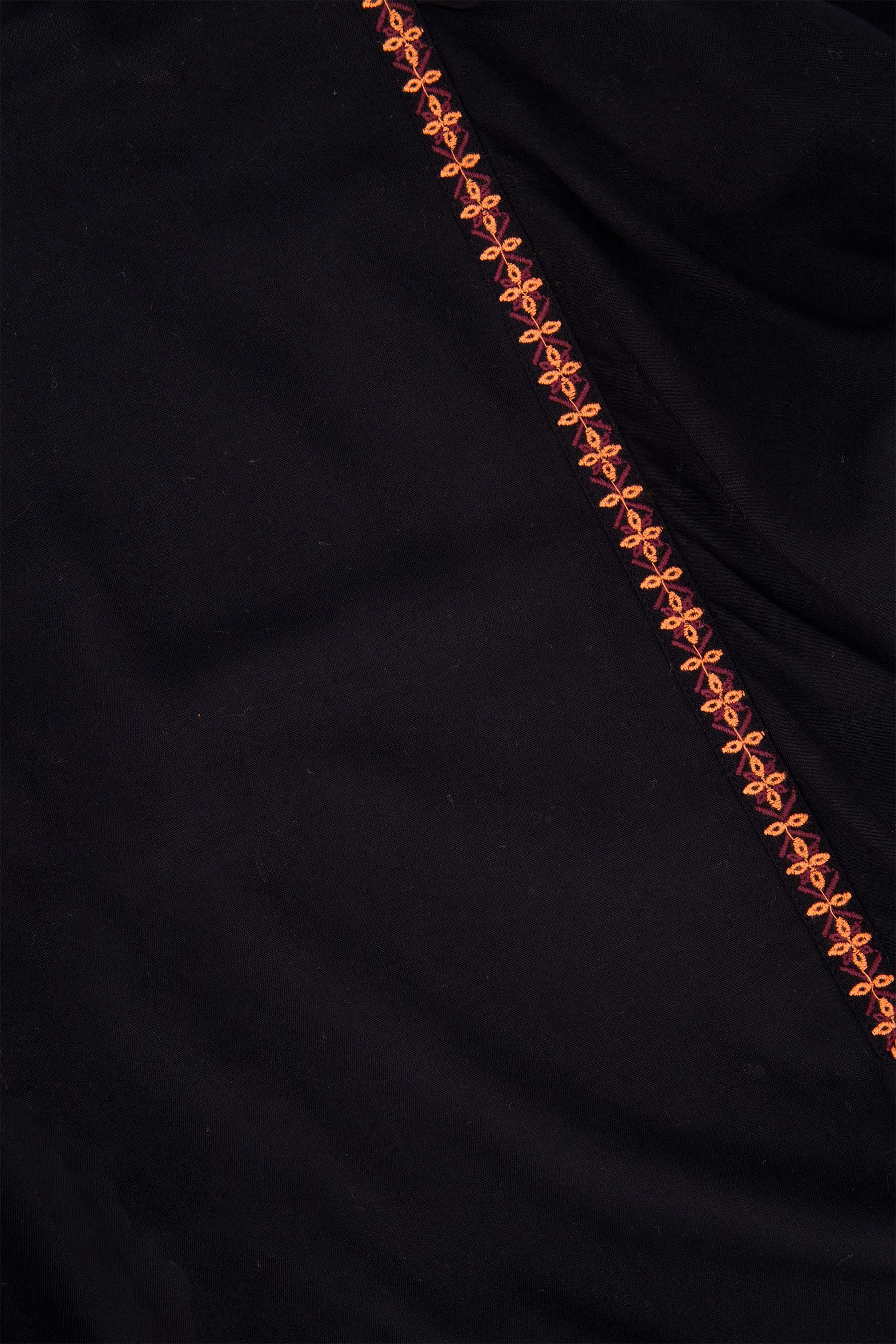 Blouse met borduursels - Zusss blouse met borduursels zwart koraalroze 0304 043 7047 detail1 - 192