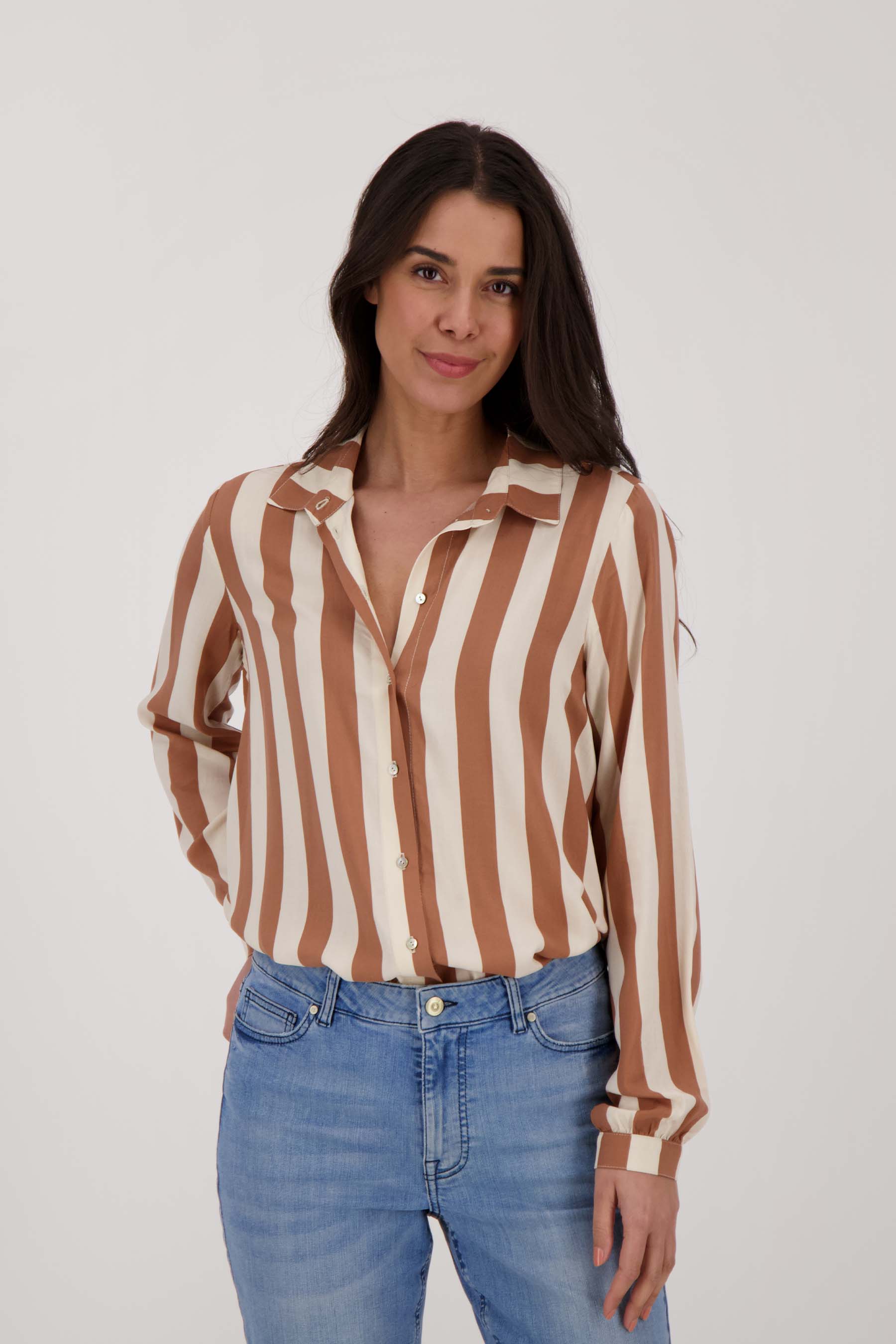 Oversized blouse met streep - Zusss oversized blouse met streep brique ecru 0304 048 0024 model1 1 - 197